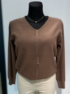 Sweter damski w serek ozdobne guziki 