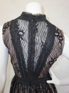 Sukienka z koronki ze stójką czarno-beżowa