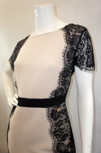 Sukienka mini beżowa czarna koronka