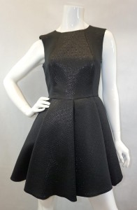 Sukienka mini czarna wytłaczany wzór połysk