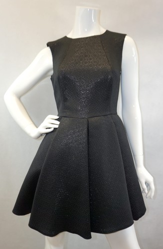 Sukienka mini czarna wytłaczany wzór połysk