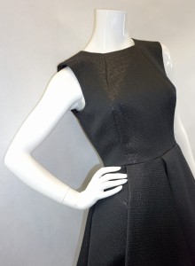 Sukienka mini czarna wytłaczany wzór połysk