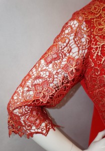 Sukienka mini czerwona złota gipiura