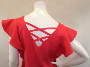 Sukienka mini falbany na rękawach