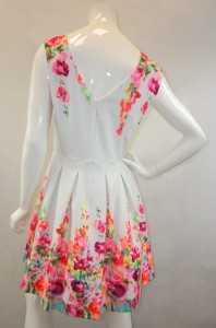 Sukienka mini biała wzór kwiatów 