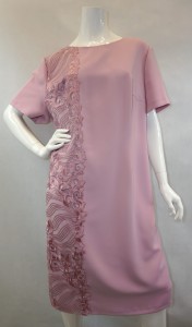 Sukienka midi haftowany wzór