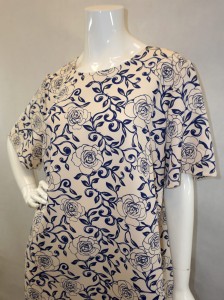 Sukienka ecru w róże