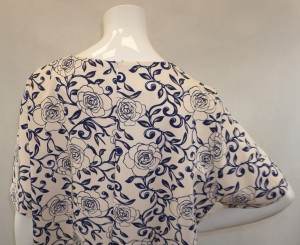 Sukienka ecru w róże