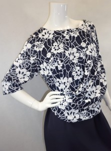 Sukienka midi granatowa wzór białe kwiaty