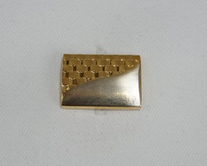 Spinki do mankietów o nierównej powierzchni prostokąty