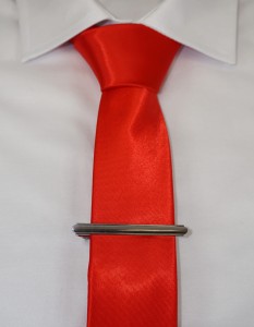 Spinka do krawata o gładkiej powierzchni